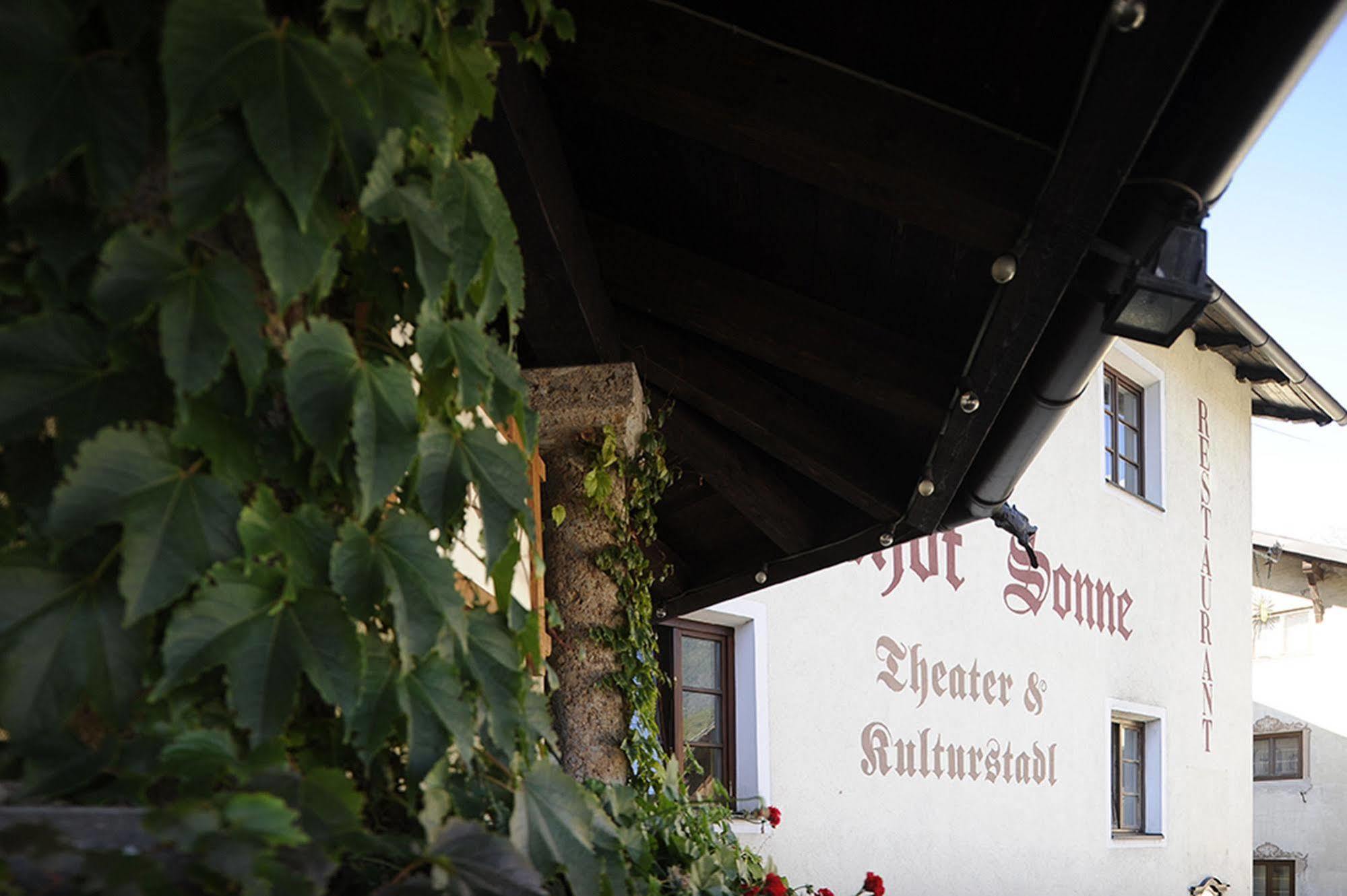 Gasthaus Sonne Тарренц Екстер'єр фото