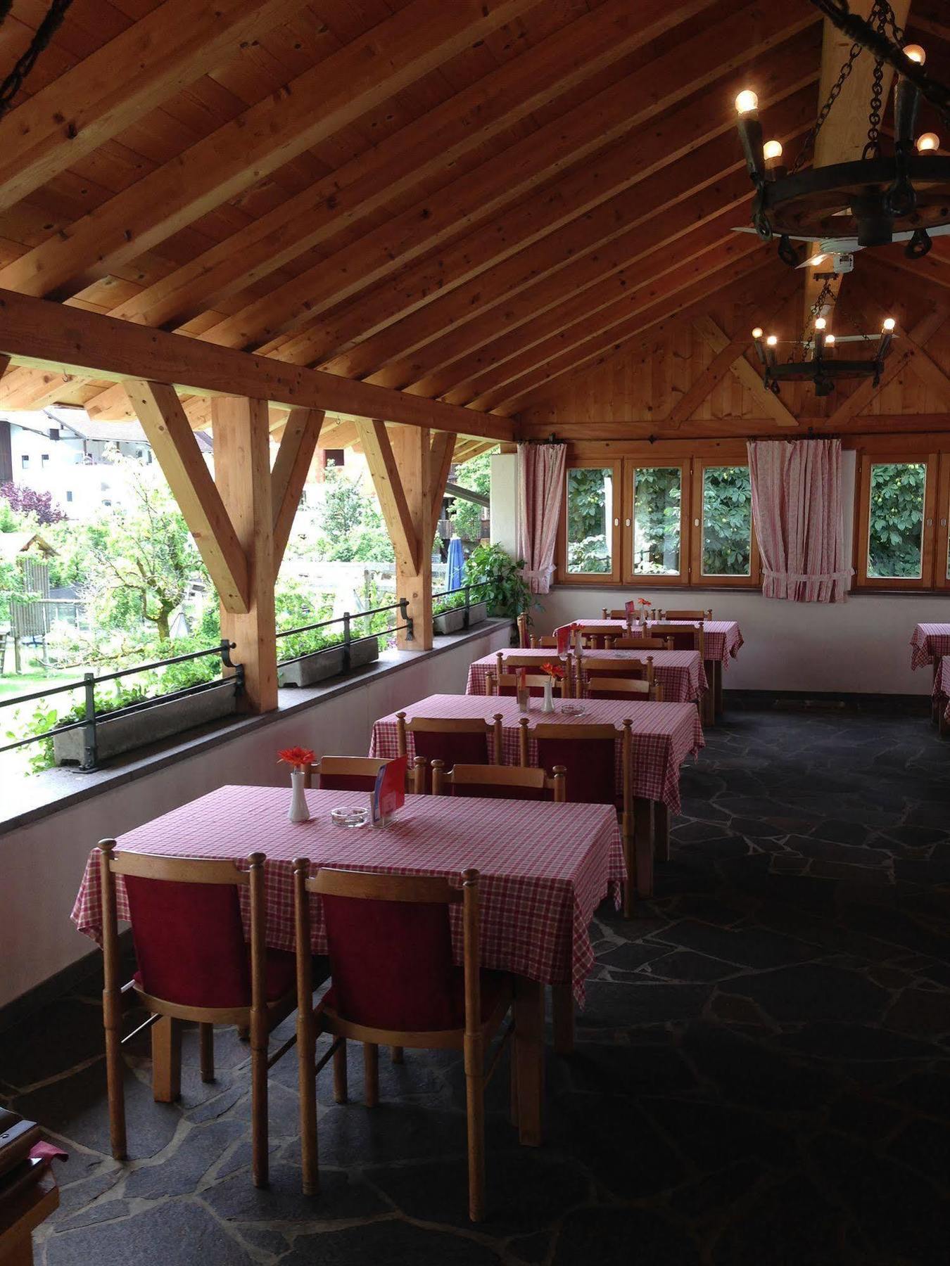 Gasthaus Sonne Тарренц Екстер'єр фото